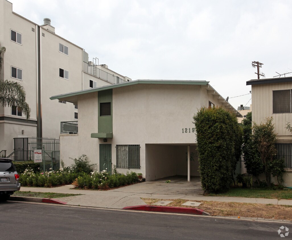 1219 Granville Ave, Los Angeles, CA 90025 Apartments in Los Angeles