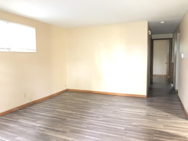 Building Photo - 5737 N 68th St