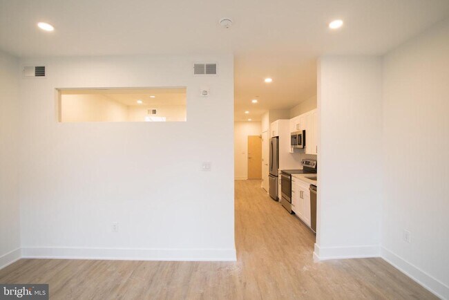 Foto del edificio - 1325 N Lee St