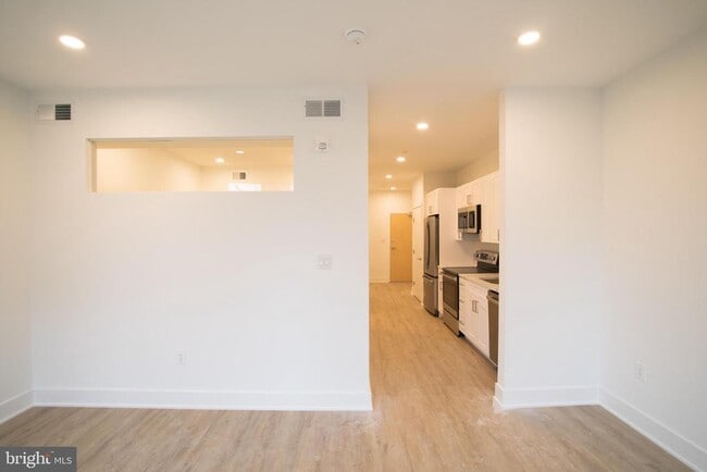 Building Photo - 1325 N Lee St