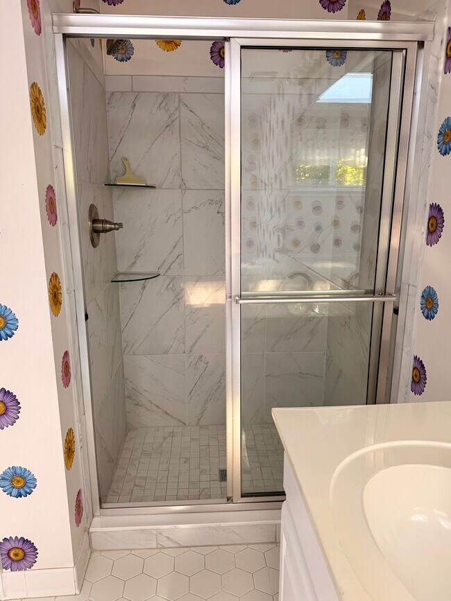 Foto del edificio - 2612 Leeshire Ct