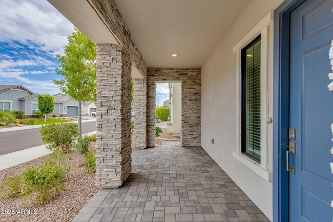 Building Photo - 4819 E Paddock Pl