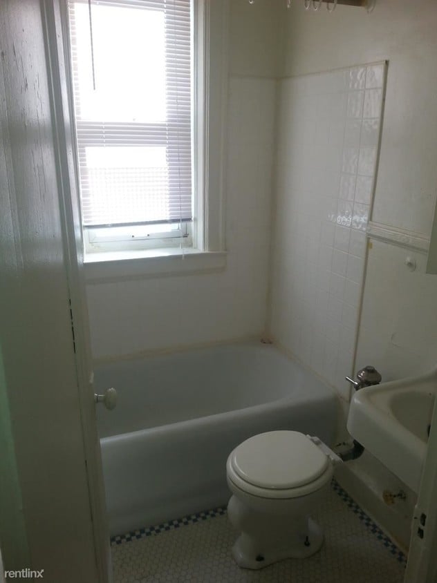 Building Photo - 2055 Clements St