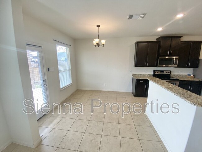 Foto del edificio - 6181 Daisy Way