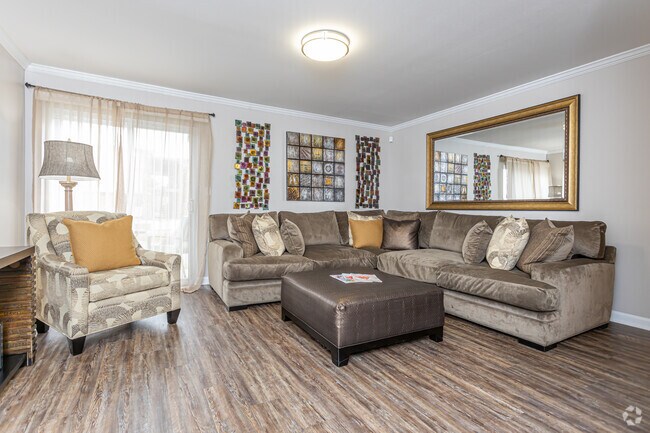 2HAB, 2BA - 1.042 ft² - Emerald Pointe