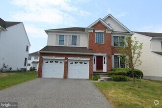 Building Photo - 26 Esterbrook Dr
