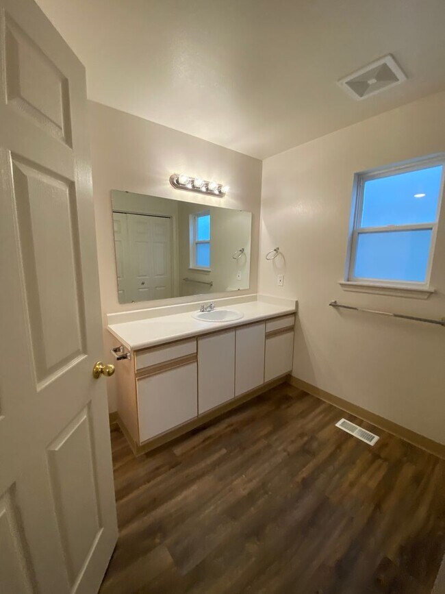 Foto del edificio - 4428 W Franklin St