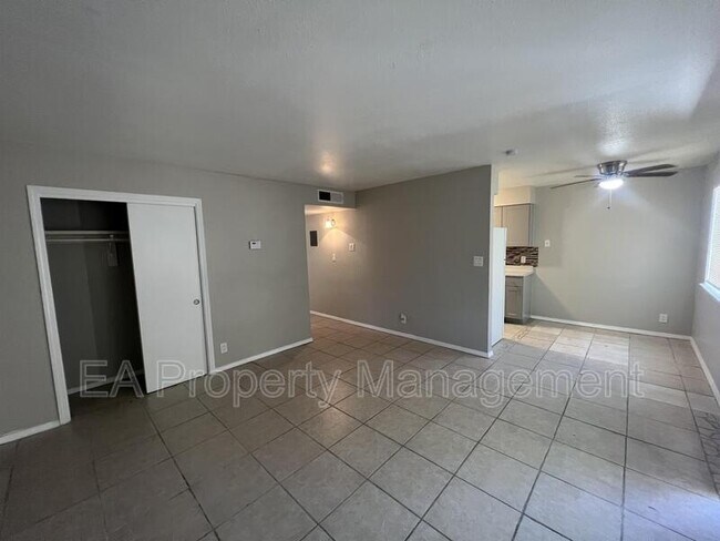 Building Photo - 12809 Dorado Dr SE