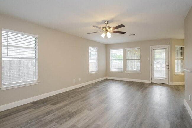 Foto del edificio - 809 Bushmills Ct