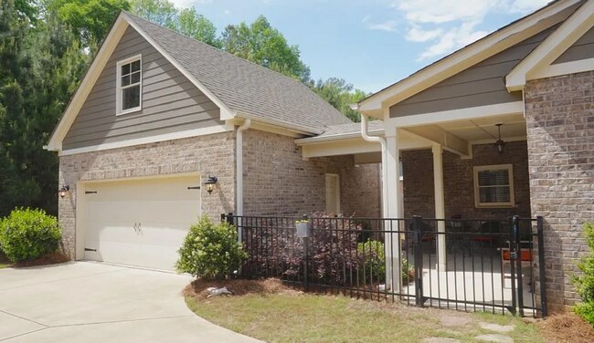 Building Photo - 1719 Creekside Dr