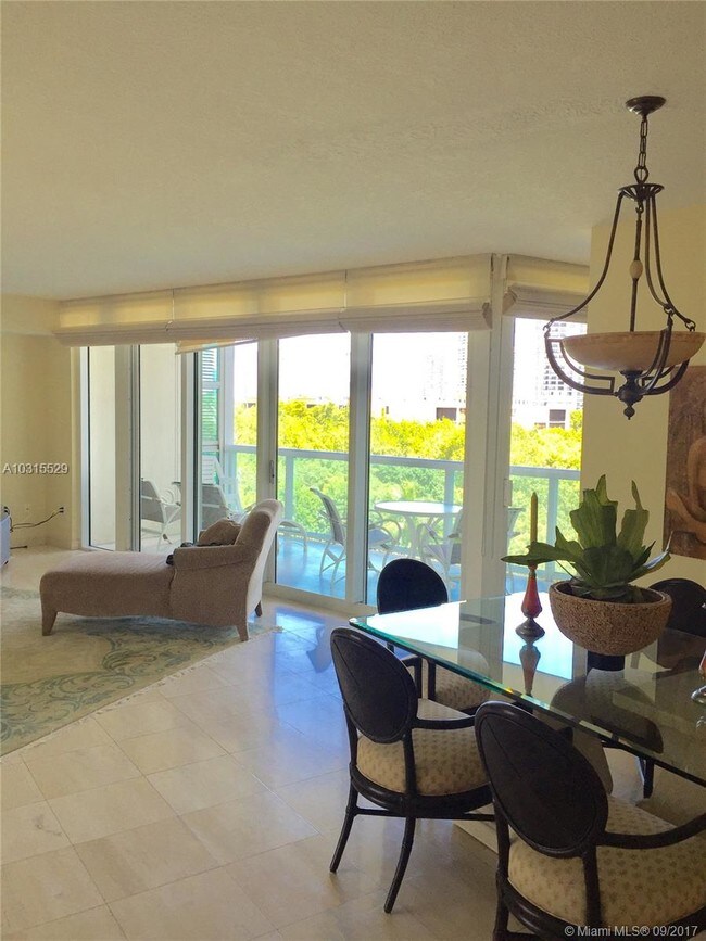 Foto del edificio - 3370 Hidden Bay Dr