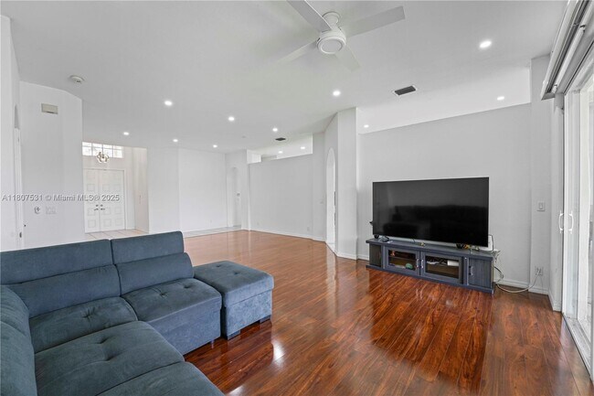 Building Photo - 4294 Diamond Terrace
