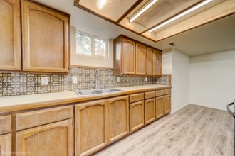 Building Photo - 101 E Miller Ave