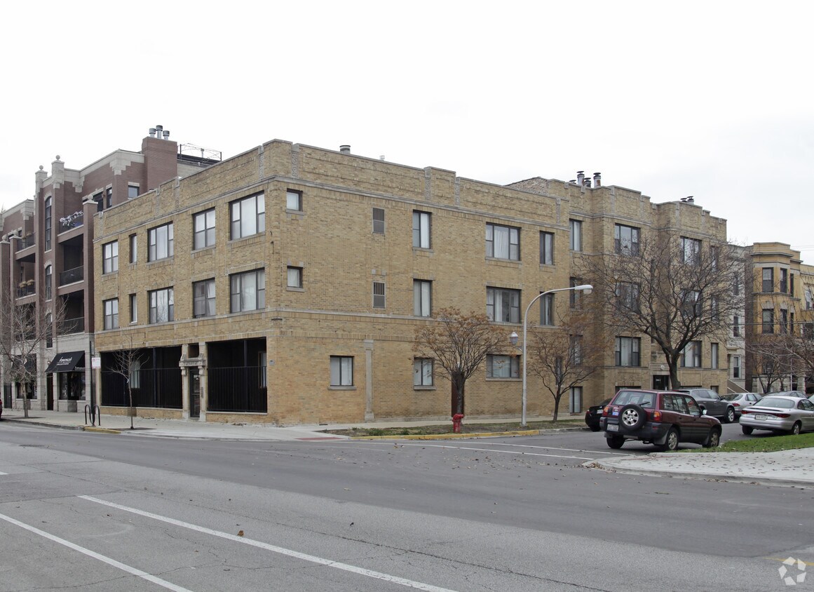 Foto principal - 3535-3537 N Southport Ave
