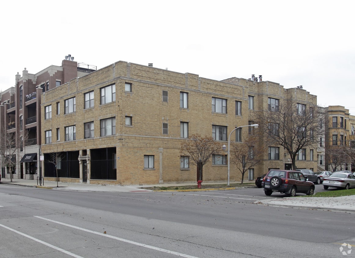 Primary Photo - 3535-3537 N Southport Ave