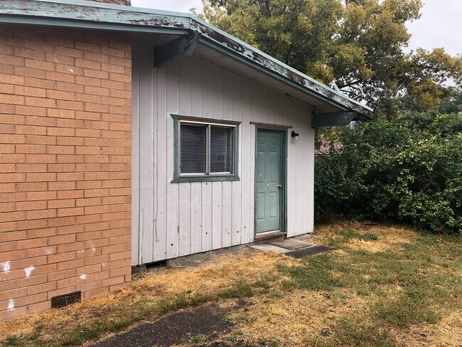 Foto del edificio - 1229 Division St