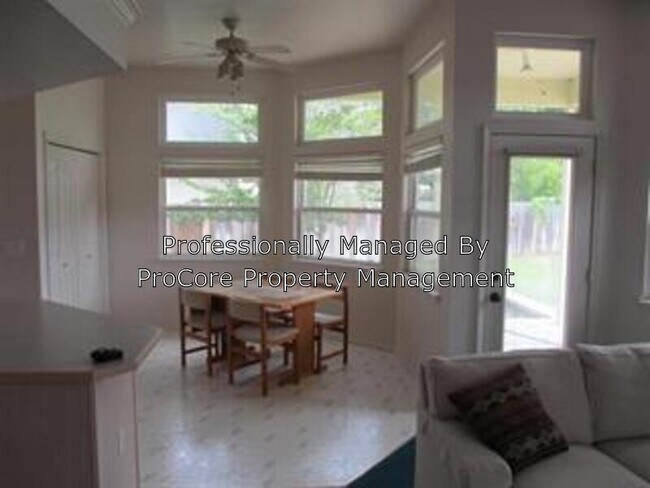 Foto del edificio - 1215 E Hunter Dr