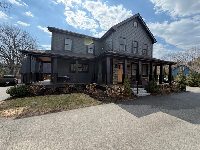 Foto del edificio - 324 East St