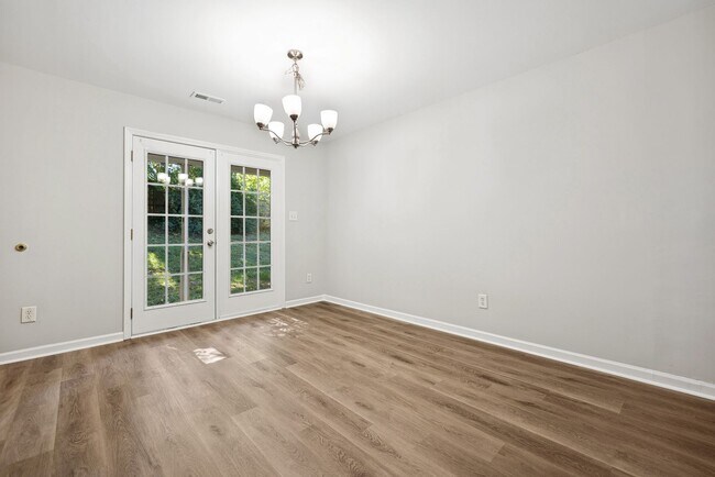 Foto del edificio - 1140 Drew St