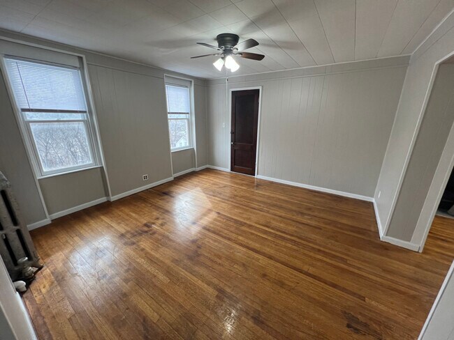 Foto del edificio - 571 Jefferson St