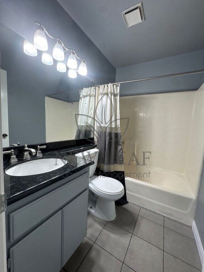 Building Photo - Stunning 2 Bedroom in the Heart of Ontario