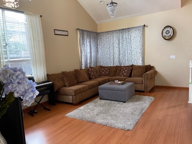 Foto del edificio - 5761 Commerce Dr