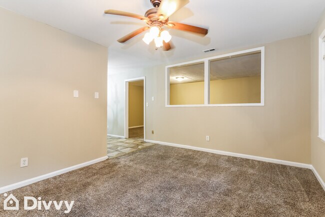 Building Photo - 624 Robert E Lee Pkwy