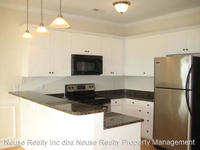 Building Photo - 3 br, 3 bath House - 4020 Marina Townes Dr.
