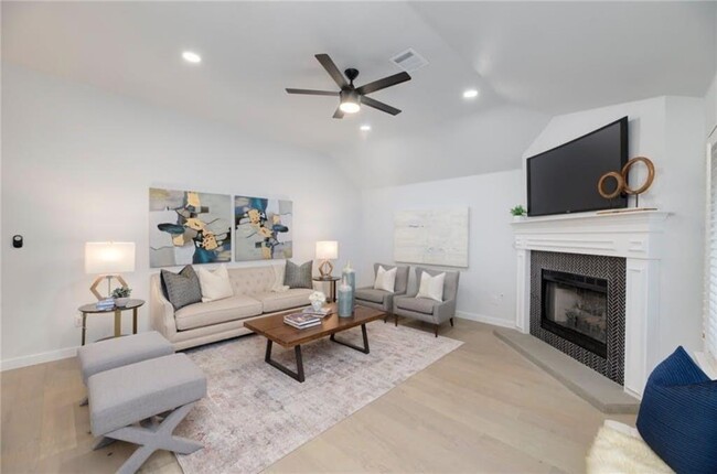 Building Photo - 6600 Orchard Hill Dr