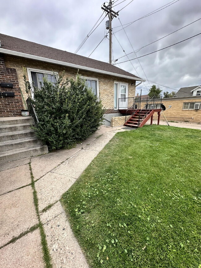Building Photo - "Charming 2-Bedroom Gem in Cheyenne"