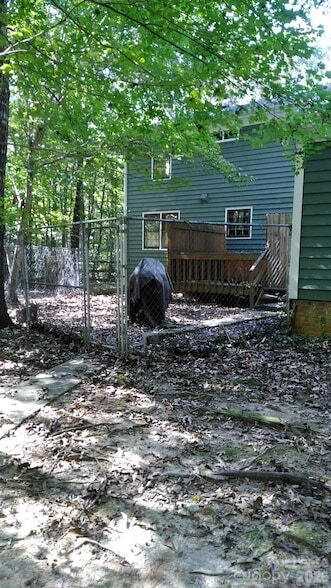 Building Photo - 433 Raintree Dr