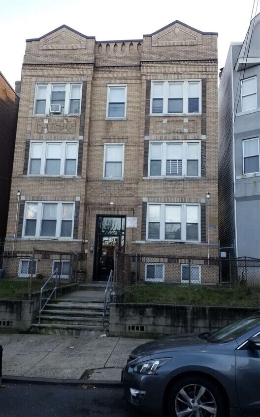 75 Bostwick Ave, Jersey City, NJ 07305 House Rental in Jersey City
