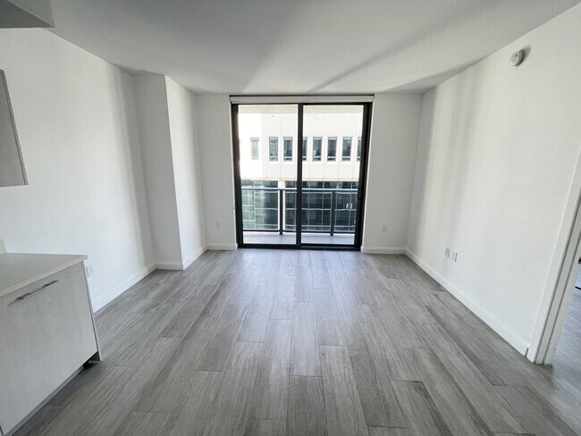 Foto del edificio - 55 SW 9th St