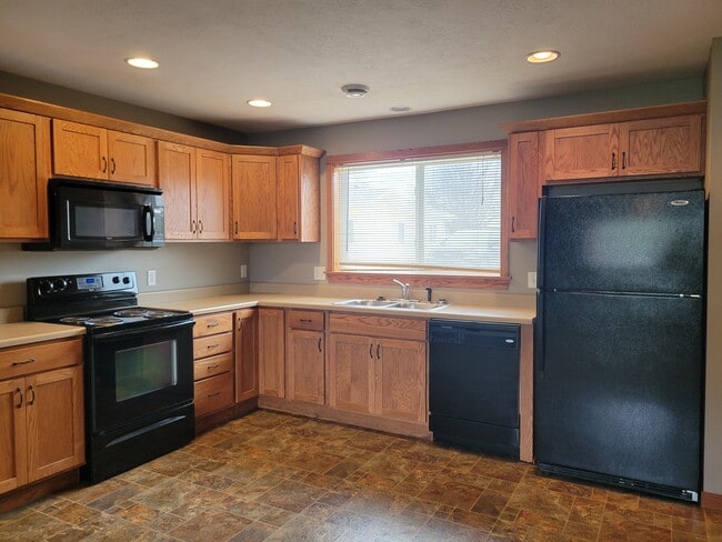 Foto del edificio - 720 Brooklawn Dr