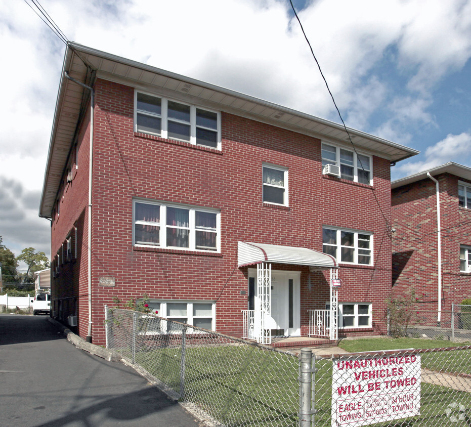 Primary Photo - 1036 Kilsyth Rd