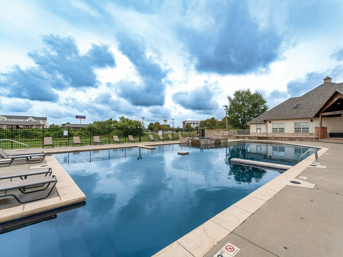 Foto principal - Coryell Courts Apartments