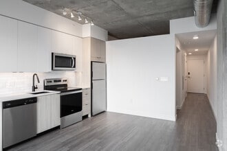 1BR, 1BA - 550SF - Edit at River North