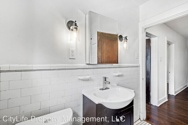 Building Photo - 4 br, 1 bath House - 3333 Portola Ave