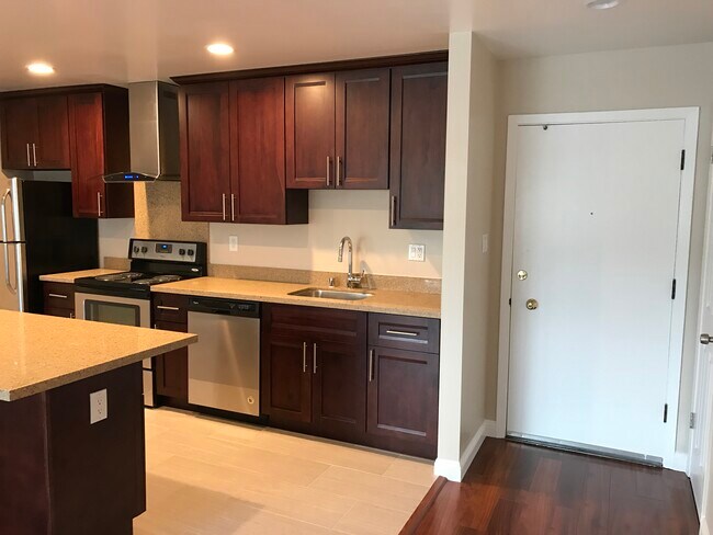 Building Photo - 1210 Alameda de las Pulgas