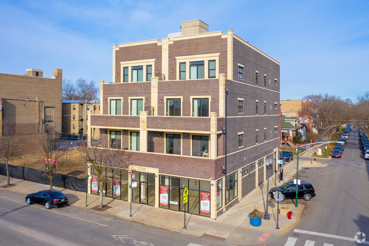 4808 N. Spaulding Apartments Chicago, IL