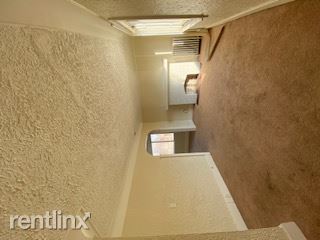 Building Photo - 2 br, 1 bath Flat - 16171 Indiana St Uppr