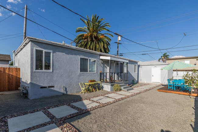 Al este de Bonny Oaks - 4083 38th St