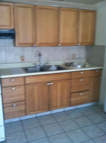 Interior - 602 N 16th St