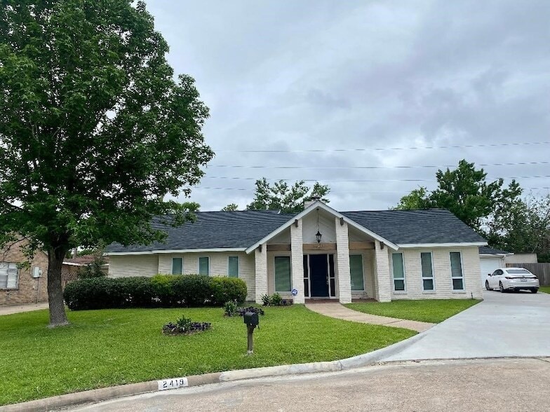 Primary Photo - 2419 Briarlee Dr