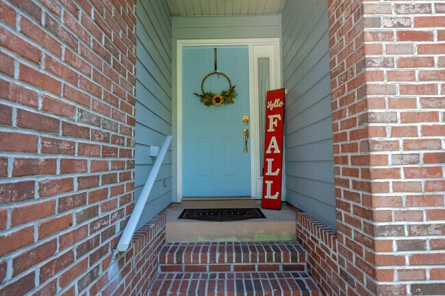 Foto del edificio - 5357 St Ives Ln