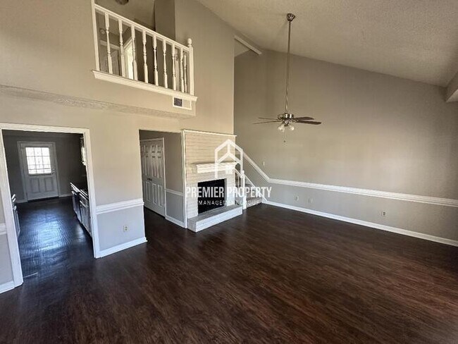 Foto del edificio - 4396 Forest Valley Cove