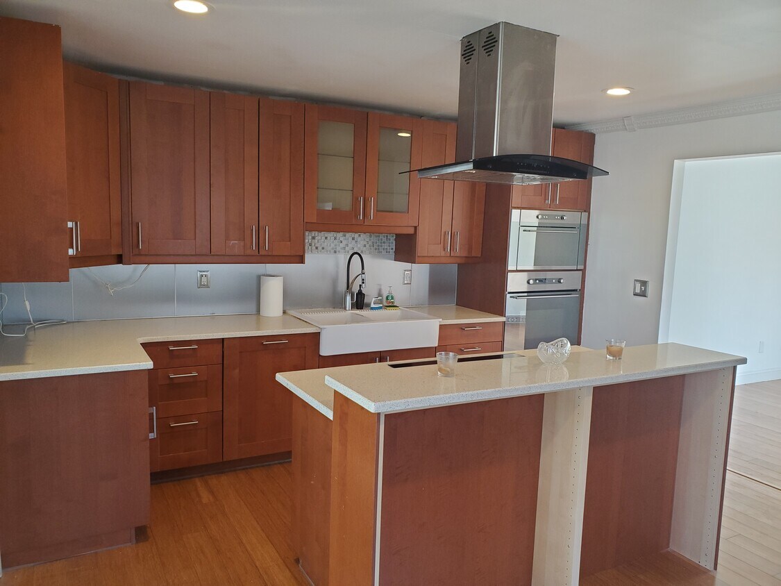 Kitchen - 627 Hawkins Rd