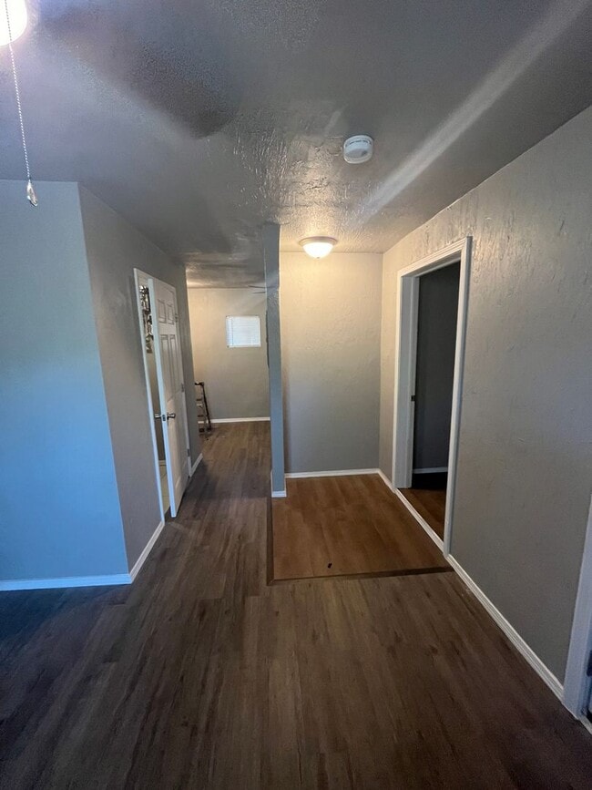 Building Photo - Cozy 1 Bed / 1 Bath Rear Home with Private Fenced Yard – Tulsa