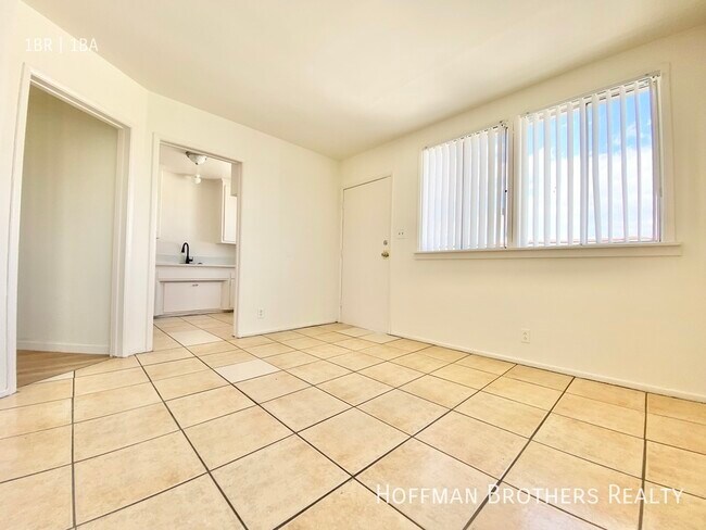 Foto del edificio - 1425 W Jefferson Blvd