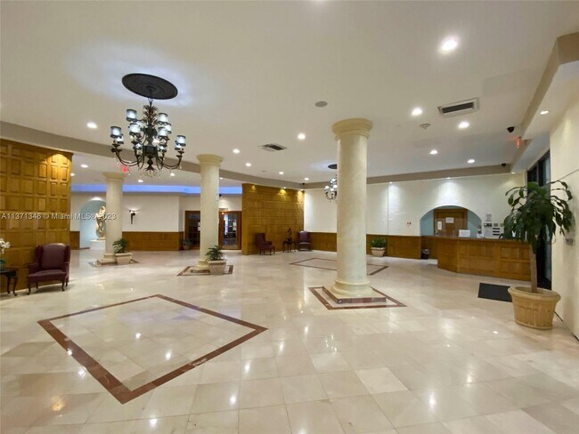 Building Photo - 3725 S Ocean Dr